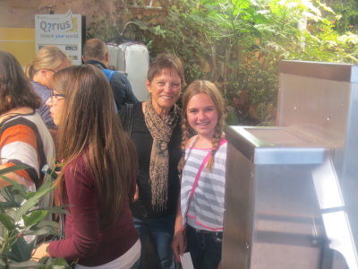 Lynn and Kaitlyn inside the Butter Fly house in the Smithsonian Museum of Natral History