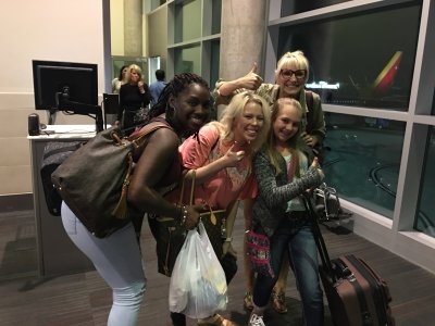 Kaitlyn's arrival with her entourgage at DAL