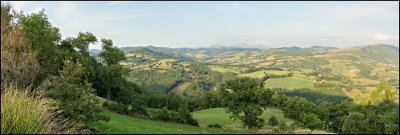 Panorama bij Gubbio.jpg