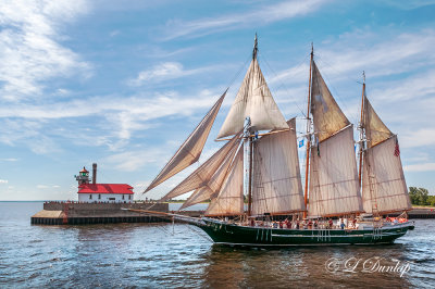 Tall Ships TS-40: Great Lakes Schooner Denis Sullivan Departing Duluth Harbor