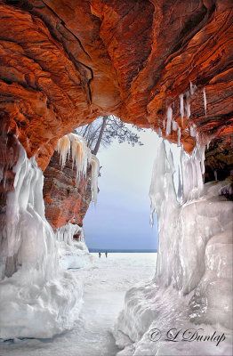 **** 81 - Lake Superior Ice Caves, Vertical