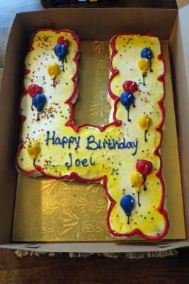 Happy 4th B-day (cupcake cake) IMG_2129c.jpg