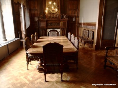 De eetzaal aan de achterkant