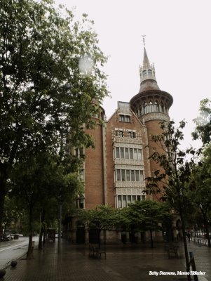 De gevel op de hoek van Av. Diagonal en Carrer Rosseló