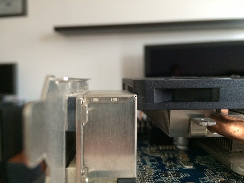 R9 280X + Akasa AK-FN076 8cm slim fan