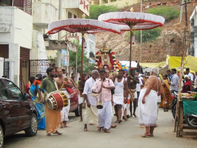 Eedu Utsavam - Thiruvahindrapuram (33).JPG