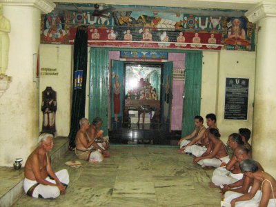 Eedu Utsavam - Thiruvahindrapuram (6).JPG