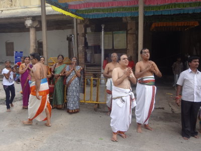 Melukotttai -Pavitrotsaavam SAthumurai=Garuda Sevai Purappadu at Melukote 21.9.13 morning