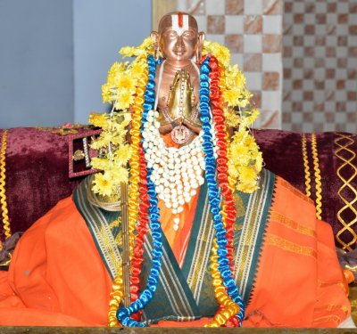 Afternoon Sri Perumal Sri Thayar and Sri Arualala Perumal Emperumanar Thirumanjanam - Thiruppavai Sevai - Thiruppavai Sarrumurai