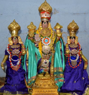 Day1 Morning - Dwjarohanam - Thiruppallandu Thodakkam Pavazakkal chapparam Veedhi Purappadu - Mudhal Thiruvanthathi Sevai