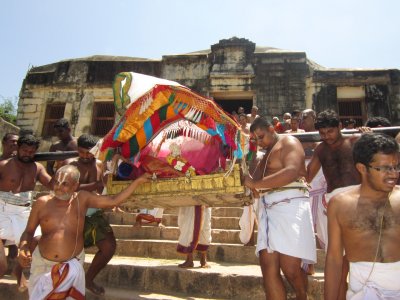 IMG_5800-Madurakavi Thambirran starting for Theerthavaari.JPG