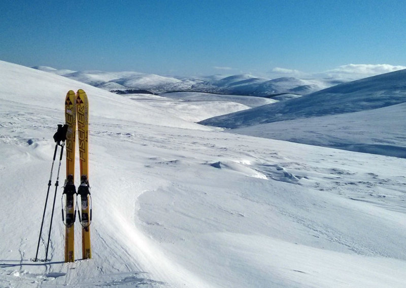 Feb 14 Skiing north of carn elesaid lecht