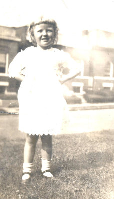 Lloyd's Mom age 4 in 1920
