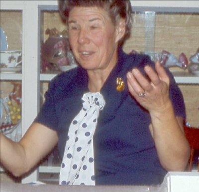 1970 Carolyn Christmas.jpg