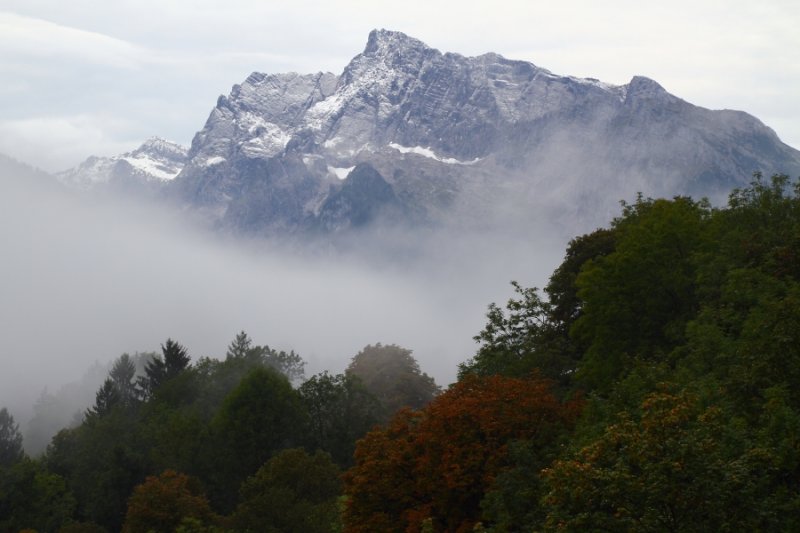 Hochkalter (2606m) and Autumn colour