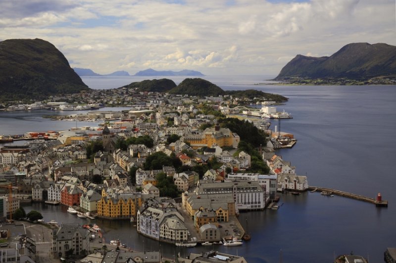 Alesund by day, from Aksla