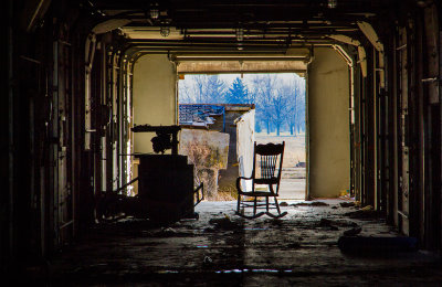 abandoned-storage-building.jpg