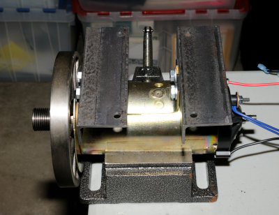 Motor with modded mounting bracket