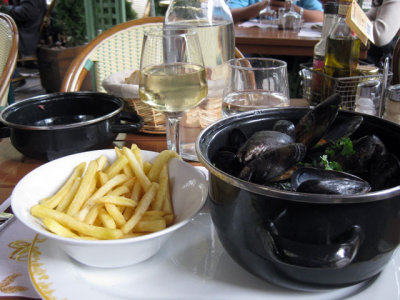 Moules with fries Chez Clement