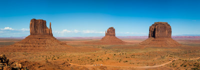 USA - Monument Valley - The Three Sisters