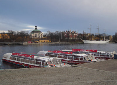 Red Boat Sightseeing