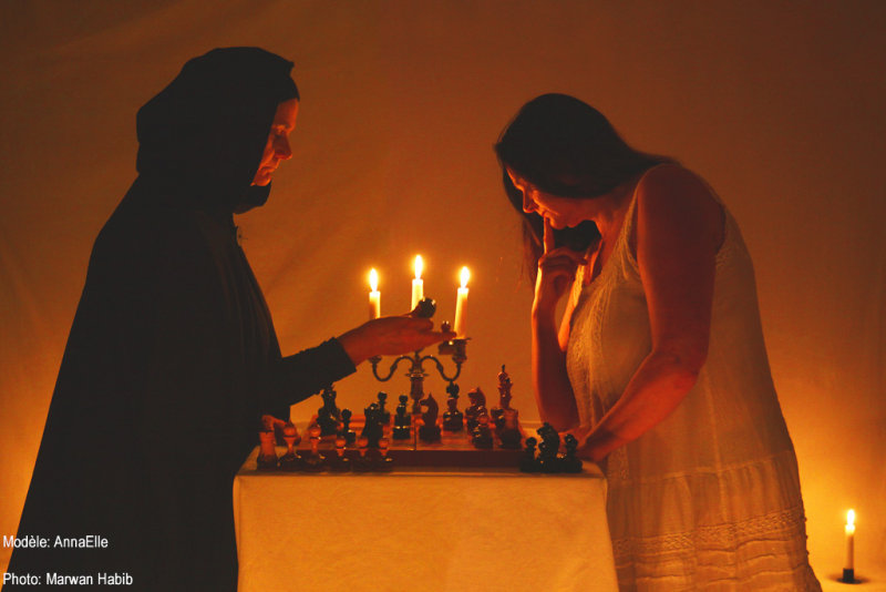 AnnaElle & AnnaElle - Chess game with Death / Partie dchec avec la Mort