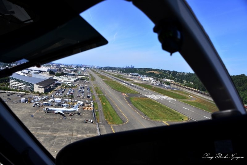 Tight base to final Boeing Field Seattle 