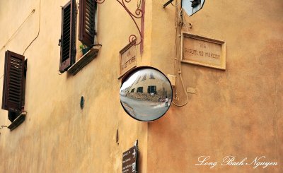 reflective mirror, San Gimignano, Tuscany, Italy 