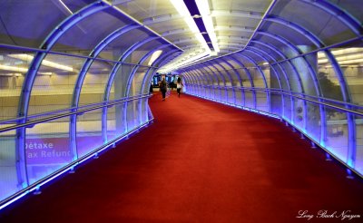 transfer corridor Terminal 2, Charles de Gaulle Airport, Paris, France 