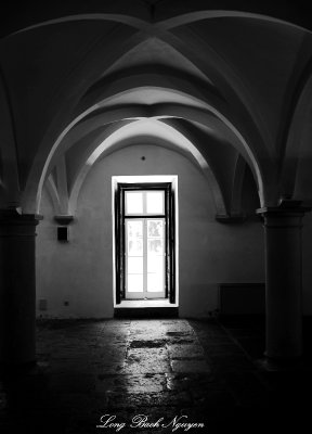 window and arch 