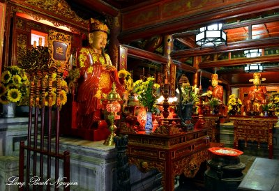 Altars to Confucius and his disciples  