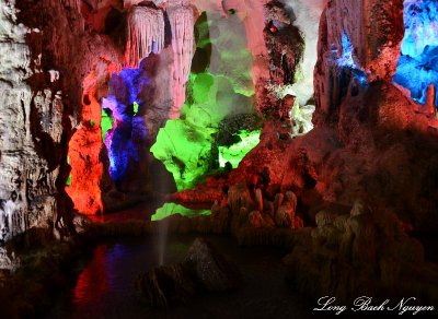 Dau Go Cave, Ha Long Bay, Vietnam 