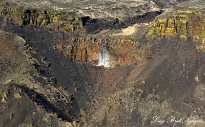 Waterfalls on Banks Lake, Columbia River Basalt Group, Upper Grand Coulee, Washington  