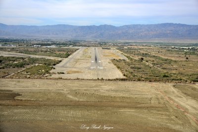 Final Approach to Runway 33 Thermal Airport Thermal California  