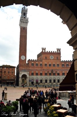 Tower of Mangia, Palazzo Publblico, Piazza del Campo, Siena, Italy 