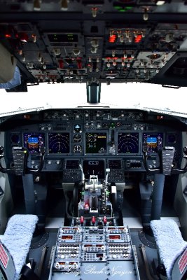 Boeing 737 Cockpit   