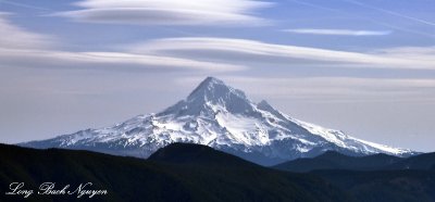 Mount Hood and Standing Lenticular Clouds Oregon 3a Standard e-mail view.jpg