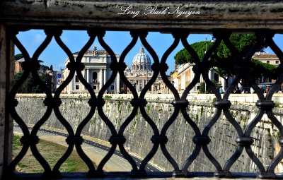 Saint Peter Cathedral from SantAngelo Bridge, Rome Italy 063  