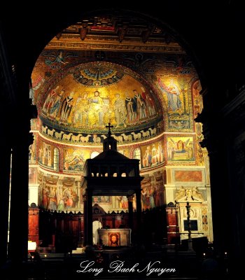 Apse and Altar  in Basilica of Our Ladys in Trastevere, Rome Italy 561 