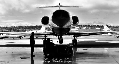 Towing Gulfstream Clay Lacy Aviation Seattle Washington 114  