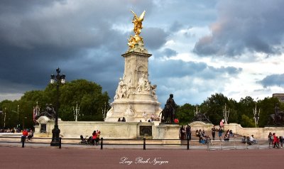 Victoria Memorial London 329  