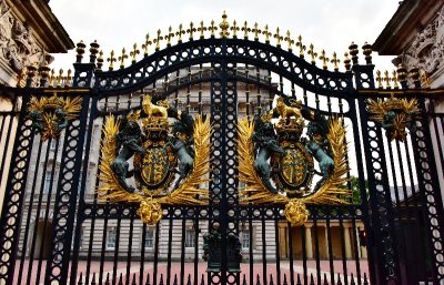 Front gate of Buckingham Palace London 326 