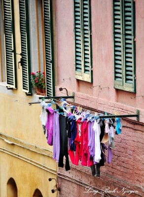 Hanging the laundry  in Siena Italy 103  