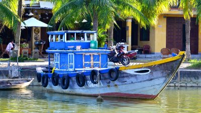 Fishing Boat in Hoi An Vietnam 1112  