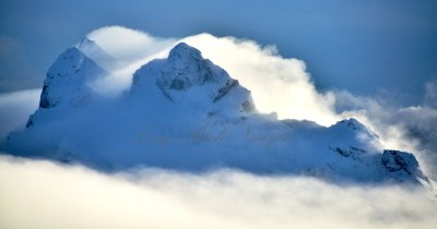 Strong Wind over Three Fingers Mountain 250  