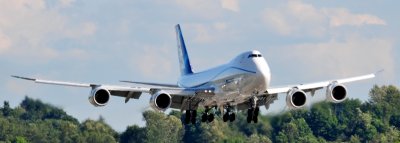 Boeing 747-8i on final into Boeing Field 184