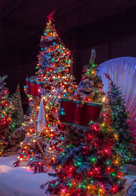 Singing Christmas Trees