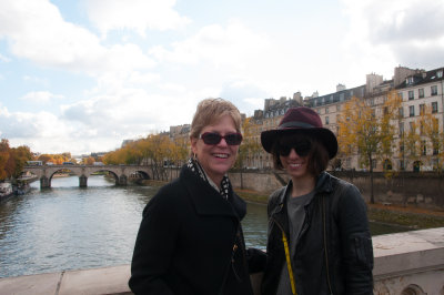 Jill and Sam on Pont de l'Archeveche