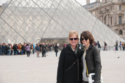 Jill and Sam in front of the Louvre Pyramid