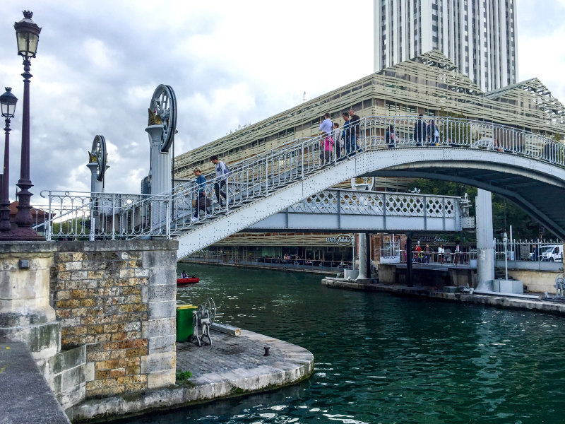  The lifting bridge at Rue de Crime (built in 1885)